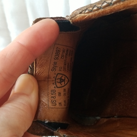 Shoes - Picture 6 of 8